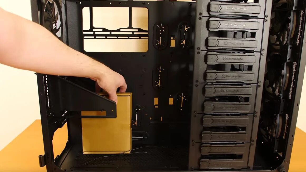 Корпус 6 hdd. Корпус на 16 hdd. корпус для хранилища hdd. корпус много жестких дисков. корпус на 6 hdd.
