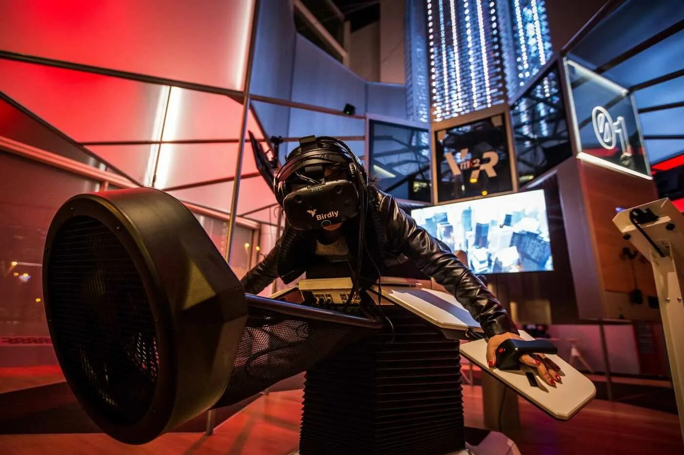 Кресло виртуальной реальности. Vr кинотеатр в москве. Vr кинотеатр в москве. Vr кинотеатр в москве. Сбер vr.