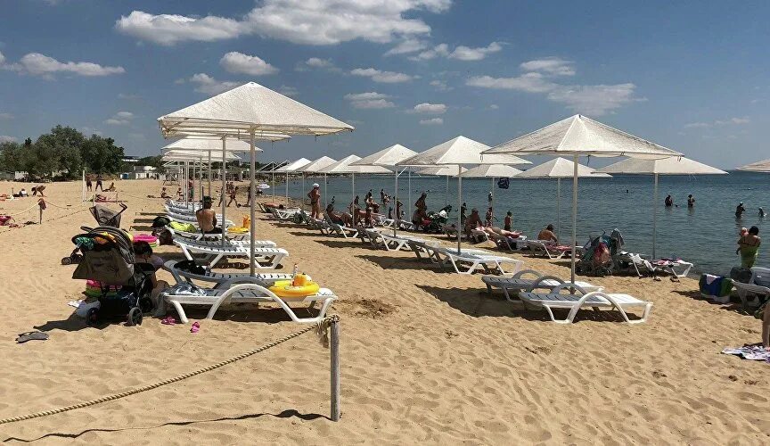 Евпатория собственный пляж. Чайка заозерное евпатория. чайка гелиловичей евпатория. санаторий чайка заозерное.