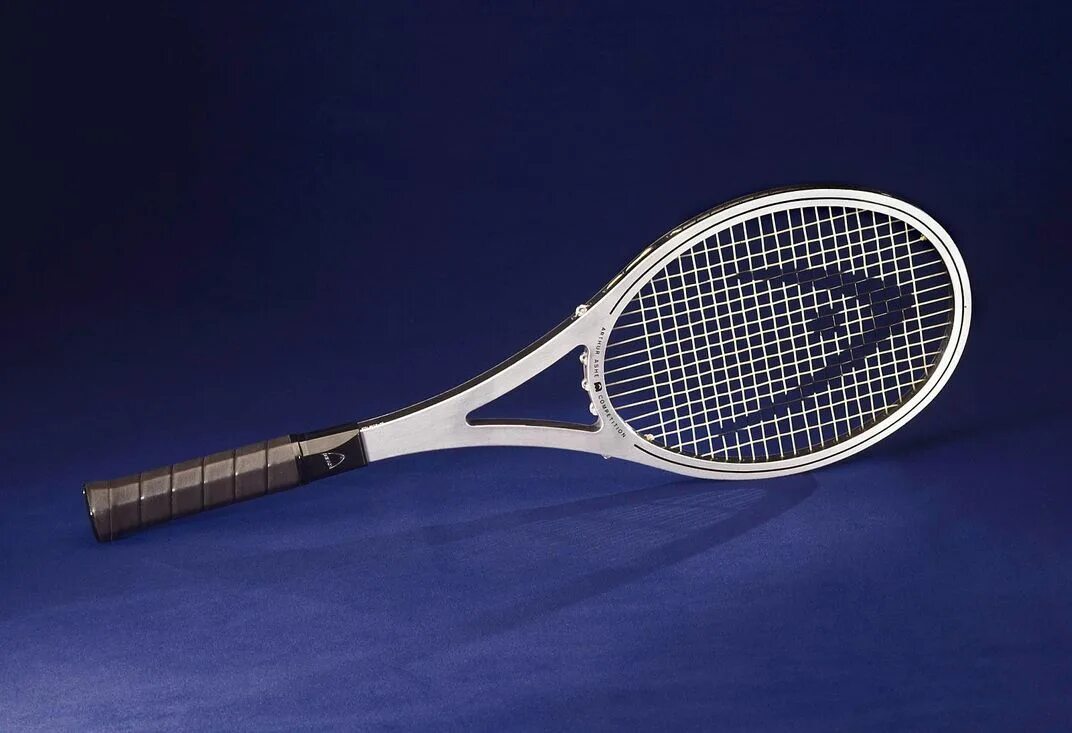 Arthur Ashe теннис. Museum of Wimbledon Уимблдон. Торт большого теннисная ракетка. The Racket ник Хилл. Теннис 1 ракетка