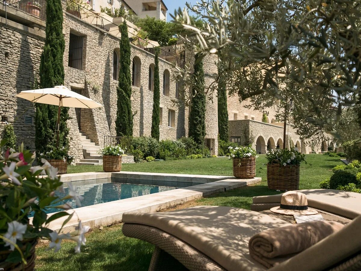 Gordes Франция усадьба. La Bastide de Gordes Hotel & Spa, Прованс, Франция. Сад la Bastide. Люберон Франция домик в Провансе. Bastide