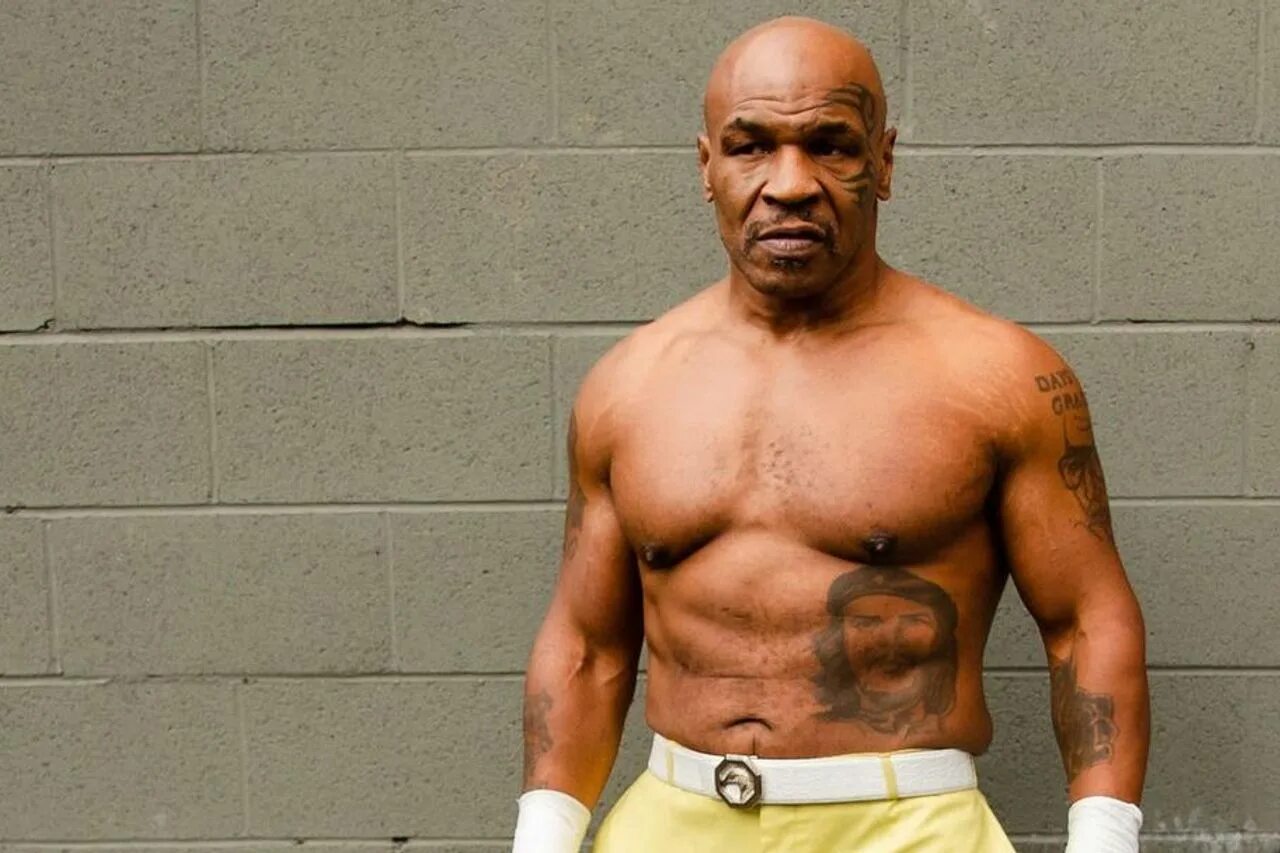 Джейк пол майк тайсон дата. Майк Тайсон. Mike Tyson 2022. Майк Тайсон фото. Майк Тайсон фото сейчас.