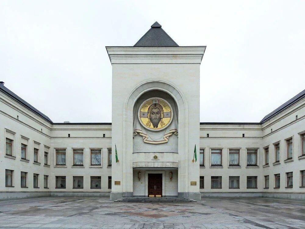 Резиденция патриарха в переделкино. Резиденция патриарха всея руси. Резиденция патриарха в переделкино. Летняя резиденция патриарха в переделкино. Храм резиденция патриарха в переделкино.