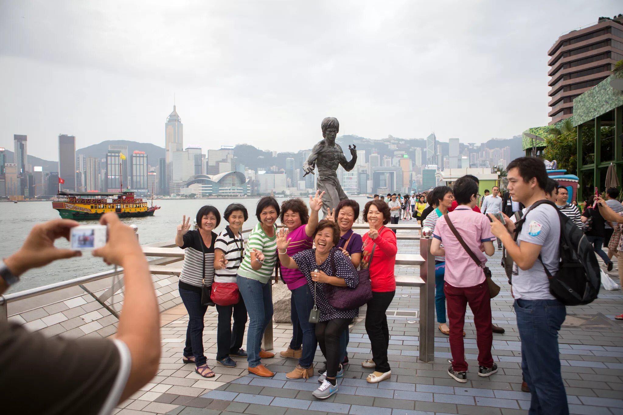 Get tourism. Туристы в Китае. Китайские туристы. Китай туризм. Культурно познавательный туризм в Китае.