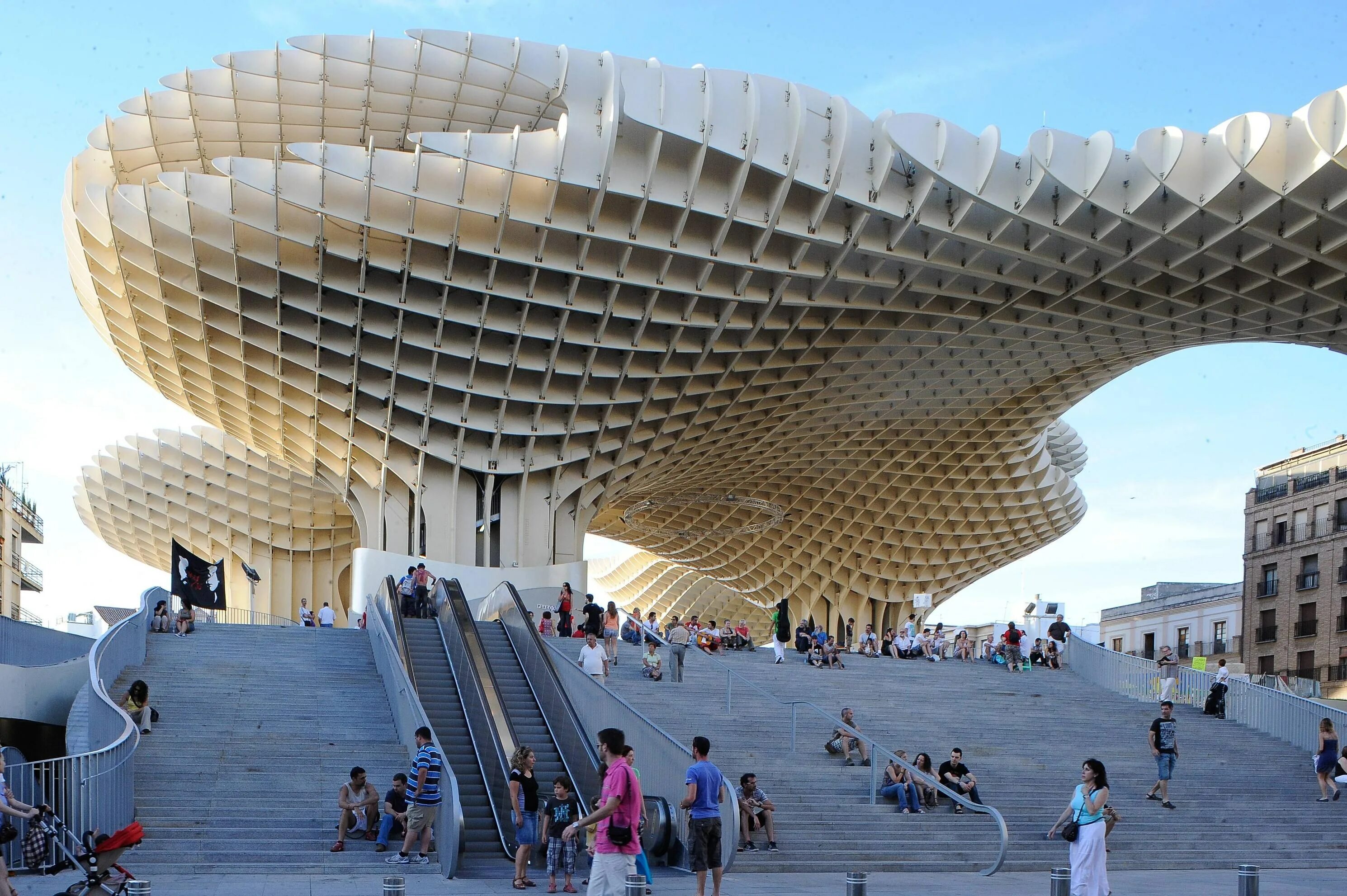 Самый большой объект. Metropol Parasol (Севилья, Испания, 2011). Метрополь парасоль Севилья Архитектор. Metropol Parasol Севилья Испания 2011 Архитектор. Культурный комплекс Метрополь парасоль.Севилья Испания.