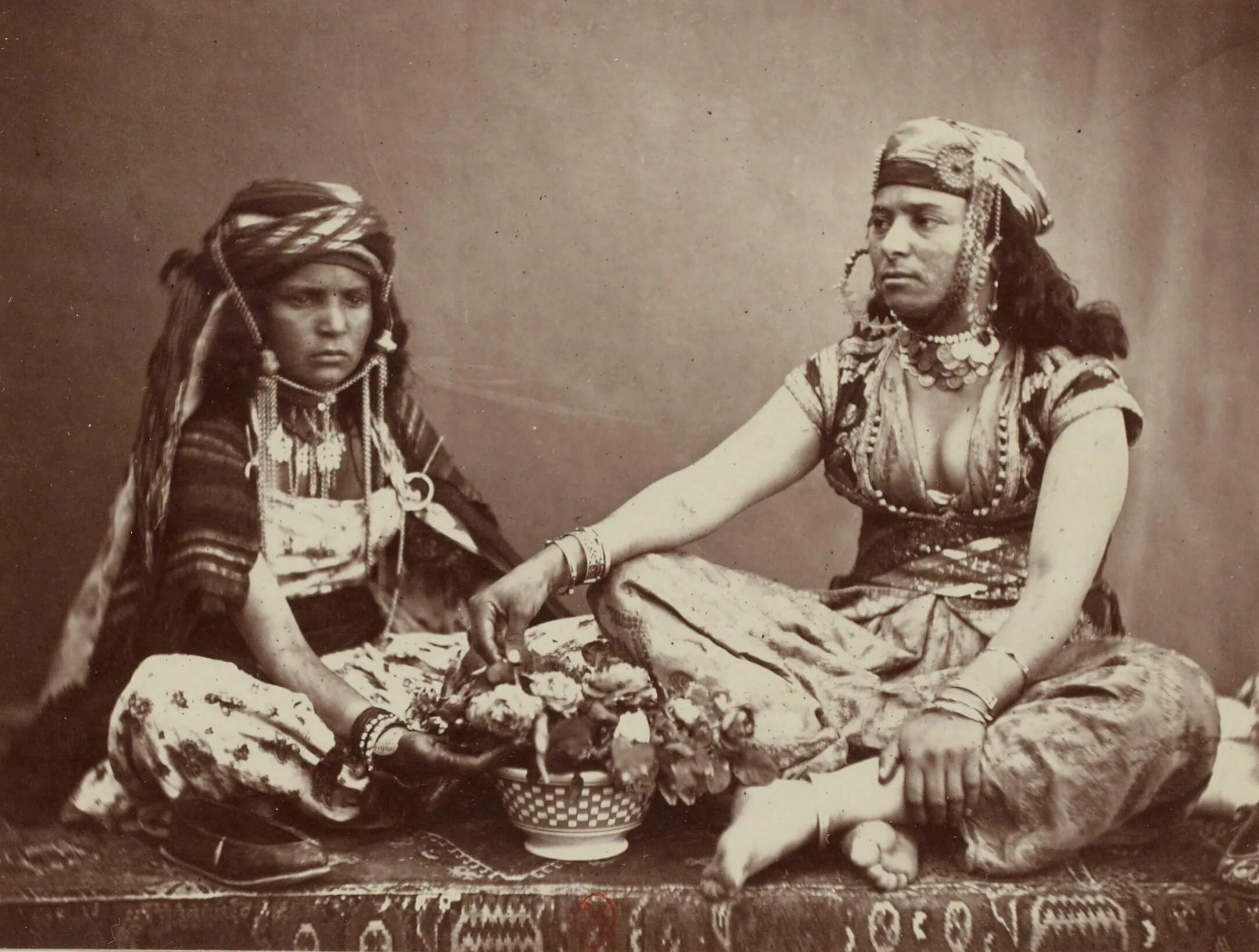 Улед наиль костюм. Племени улед-наиль. Тра дрария улед. Племя улед-наиль из константины. Тра дрария улед.