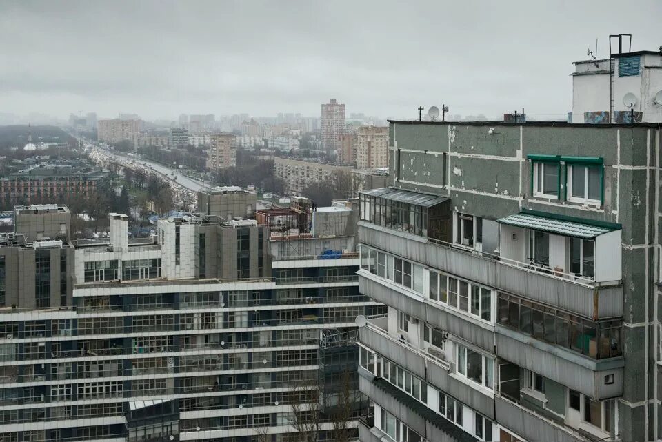 ЖК лебедь Ленинградское шоссе. Московские дома. Необычные здания Москвы. Здание обычное.