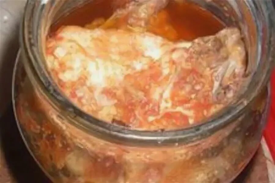Еда в трехлитровой банке. Курица в банке в духовке. Мясо в банке в духовке в собственном. Курица в банке в духовке. Курица тушеная в банке.
