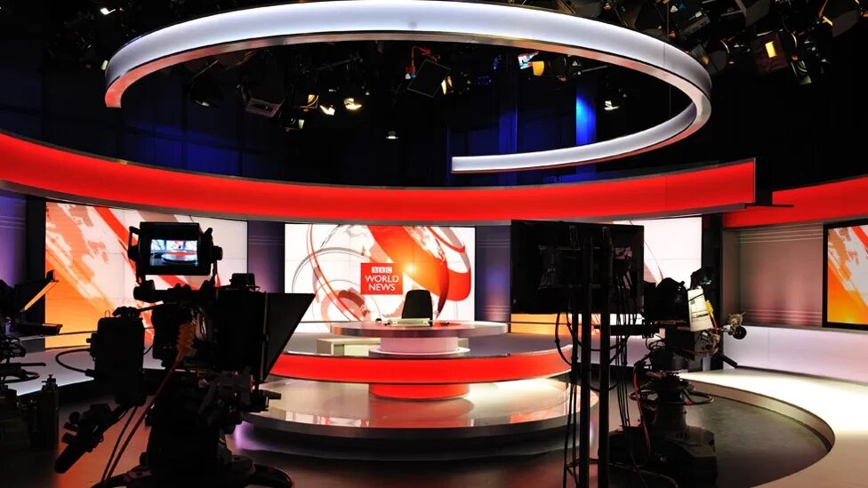 Latest world news. Логотип телеканала bbc world news. Новостная заставка. Bbc ведущие. Latest world news.