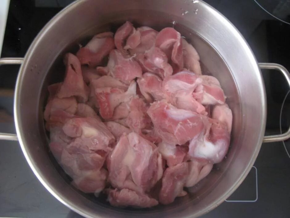 Сколько по времени нужно варить куриные. Желудочки куриные вареные. Вареные куриные желудки. Варка куриных желудков.