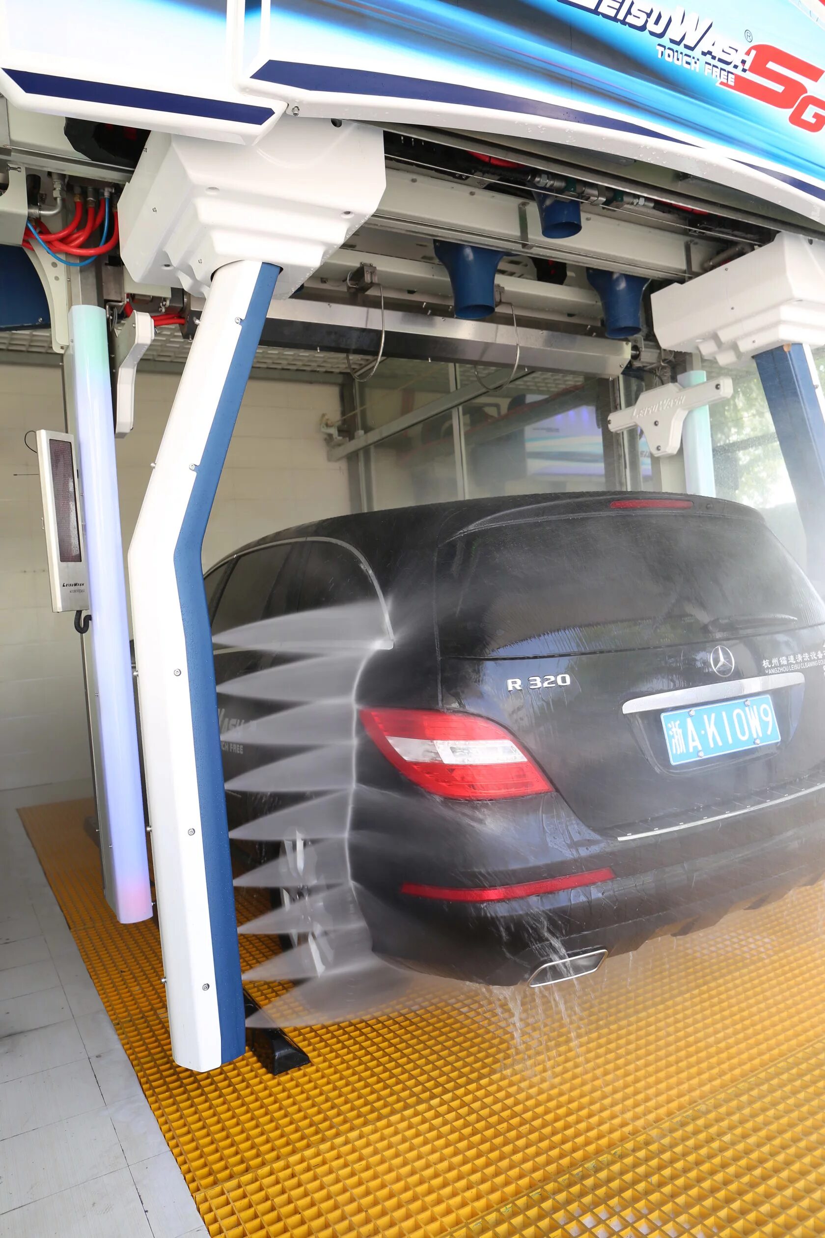 Робомойка купить. Робот мойка Leisuwash. Автоматическая мойка xvc505e. Smart open car Wash мойка. Leisuwash SG.