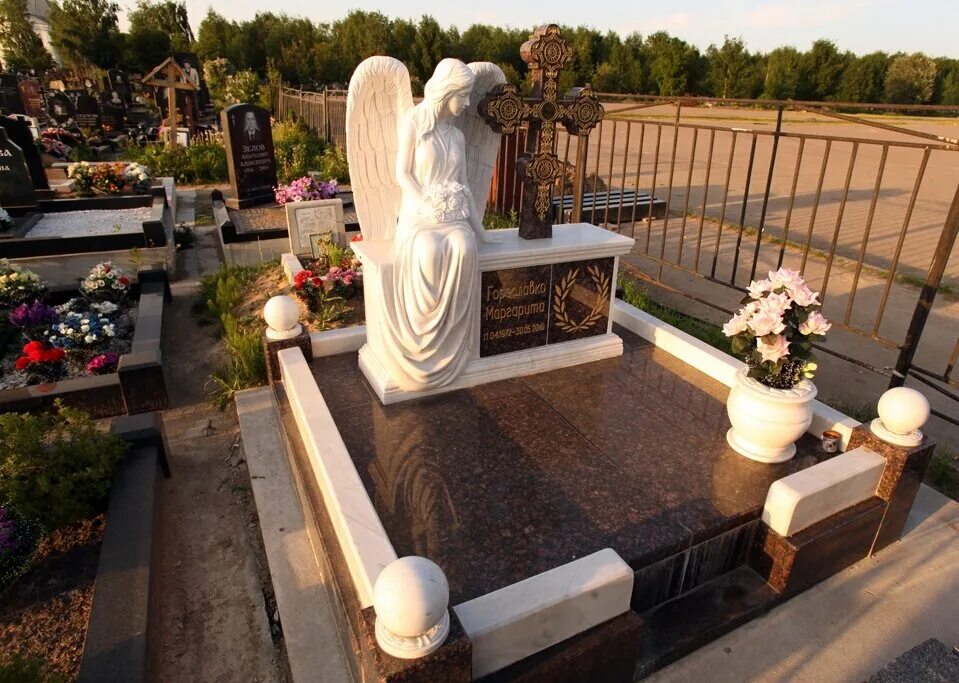 Памятник на могилу помни всегда. Мемориальные комплексы мансуровский гранит. надгробия мрамор гранит на кладбище. красивые могилы. эксклюзивные памятники.