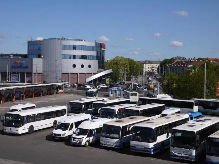 Парковка общественного транспорта. Стоянка автобусов. Автостоянка для автобусов. Площадка для автобусов. Стоянка маршруток.