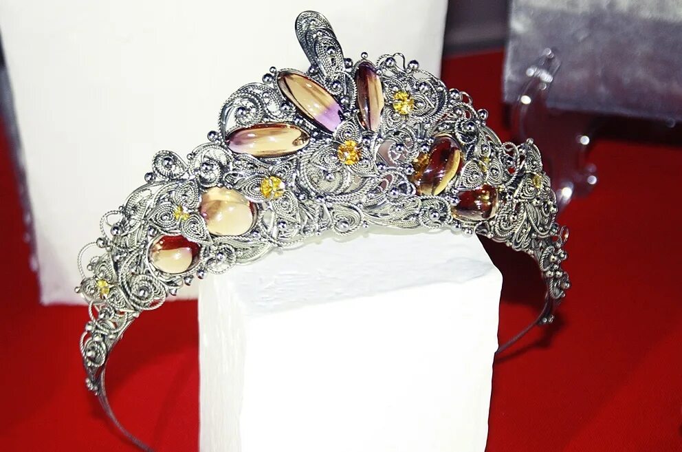 дизайнер ювелирных изделий вакансии. ювелирные вакансии кострома. с красное костромская область ювелирный завод. ювелирный фестиваль золотое кольцо россии 2020 кострома. ювелирный завод топаз кострома.