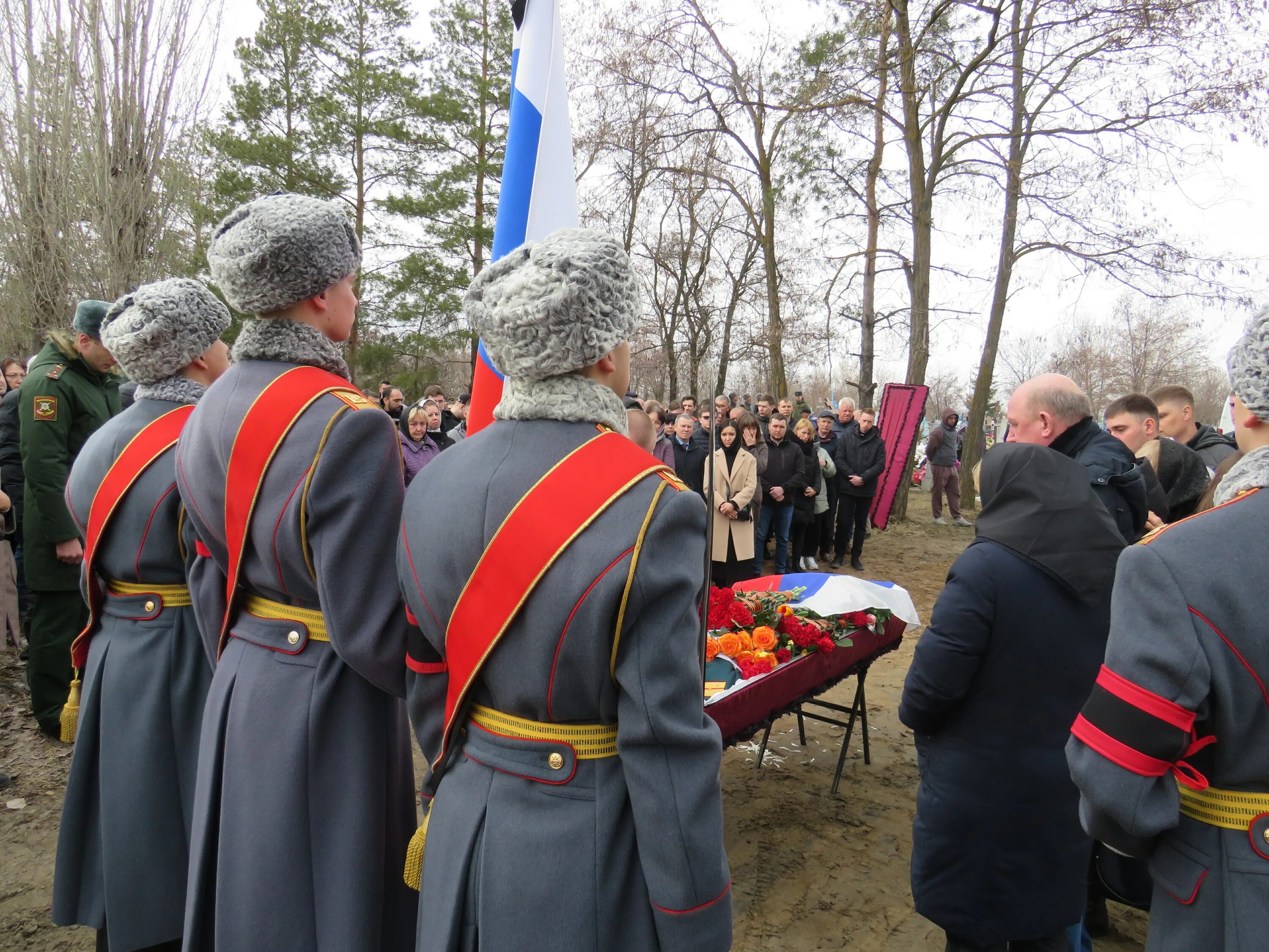 Простились с офицером. Прощание с солдатами погибшими на Украине Тверская область.