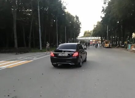 Черный водитель