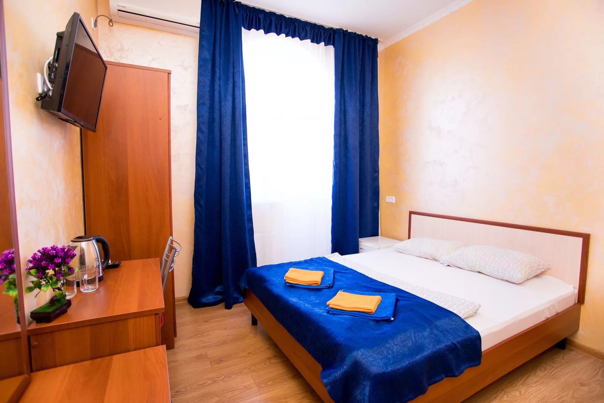 человек гостевой дом. человек гостевой дом. анапа розовый отель.