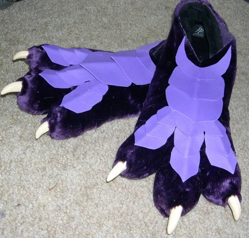 Штаны фиолетовые с драконом. Пушистый костюм фиолетового дракона. Крылья дракона фиолетовые. Чехол на 11 дракон на фиолетовый. Дракон фут