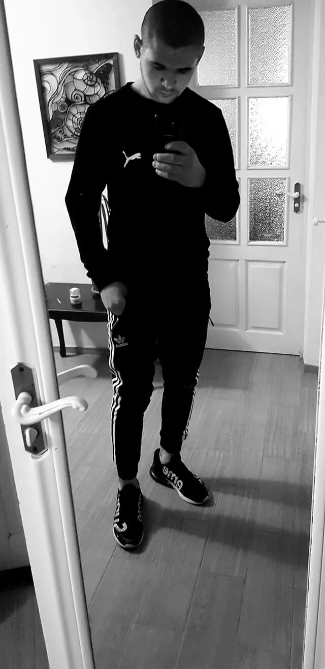 Парень 18 лет без лица. Александр тимофеев воронеж. Пацаны на аву с лицом. Илья вишневский. Красивая улыбка парня без лица.