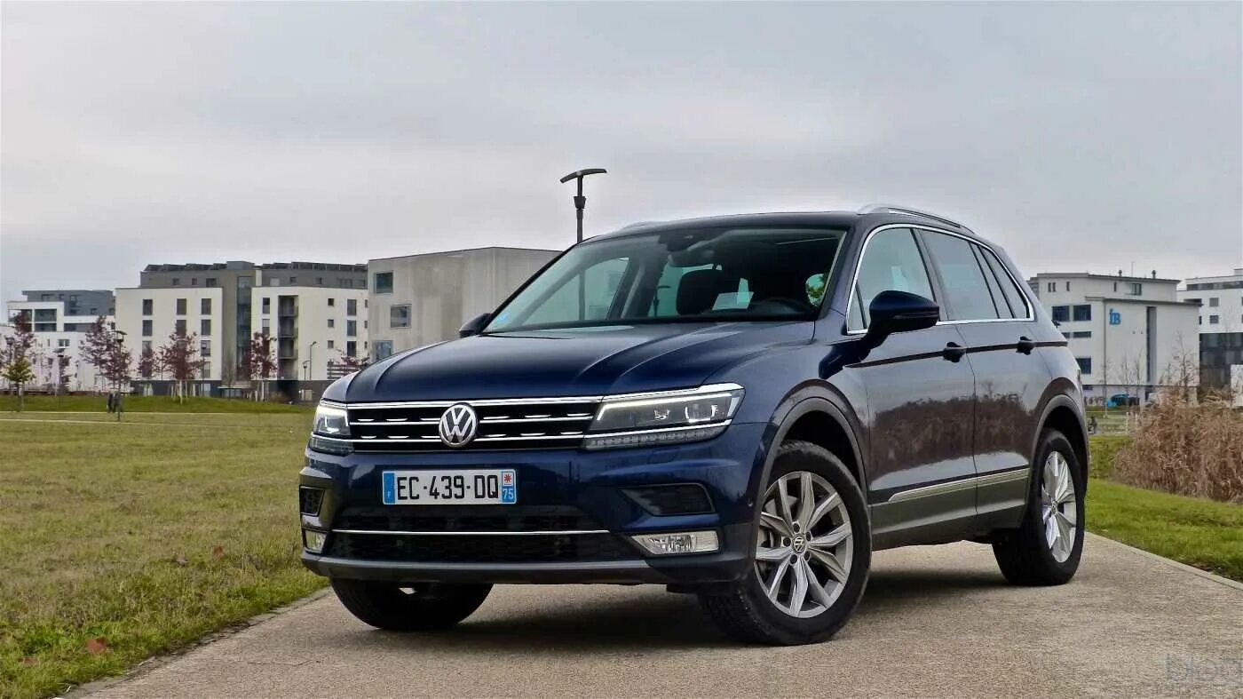 Купить фольксваген тигуан цены. Фольксваген Тигуан 4.2. Volkswagen Tiguan i. Тигуан 2. Volkswagen Tiguan 2 поколения.