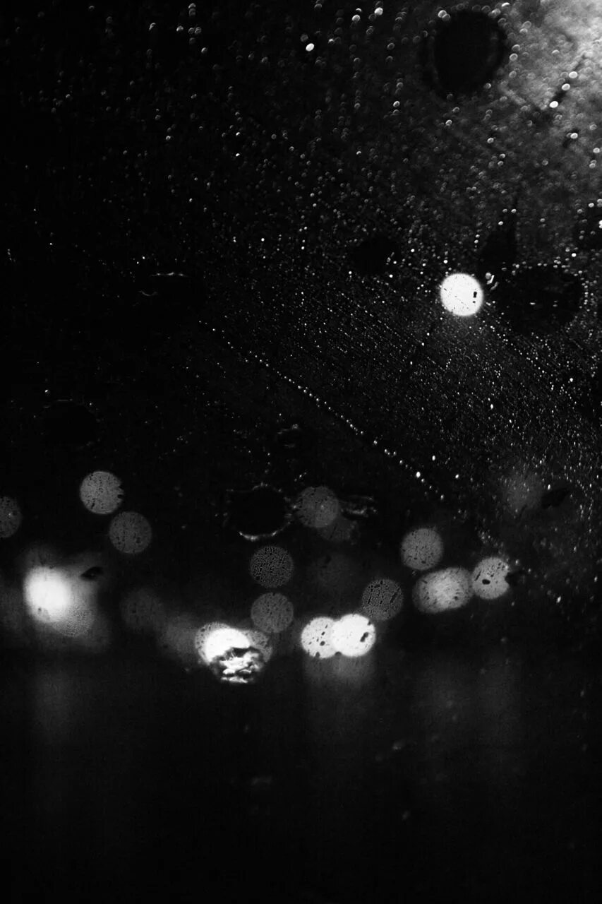 Мрачные гифки. Мерцающий мрак. Гифки мрак. Картинки воды ночью камень горизонтально. Темный лес секвойи эстетика.