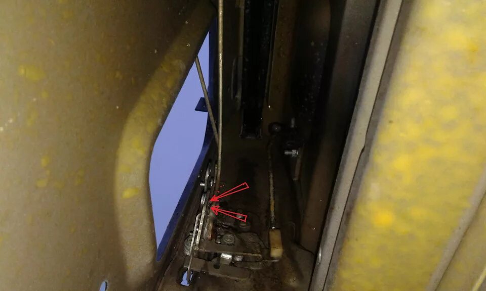 Замки дверей волга 31105 ваз 2110. Тяга замка двери приора 2. Плохо открывается дверь изнутри. Механизм открывания двери ваз 2110 изнутри. Плохо открывается дверь изнутри.