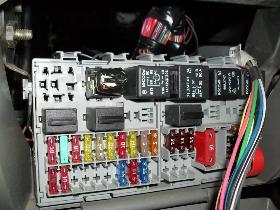 Подсветка замка зажигания toyota avensis. При повороте ключа калина. Скрежет при повороте руля гранта. Реле бензонасоса приора. Ключ замка зажигания с пду ваз 2110.