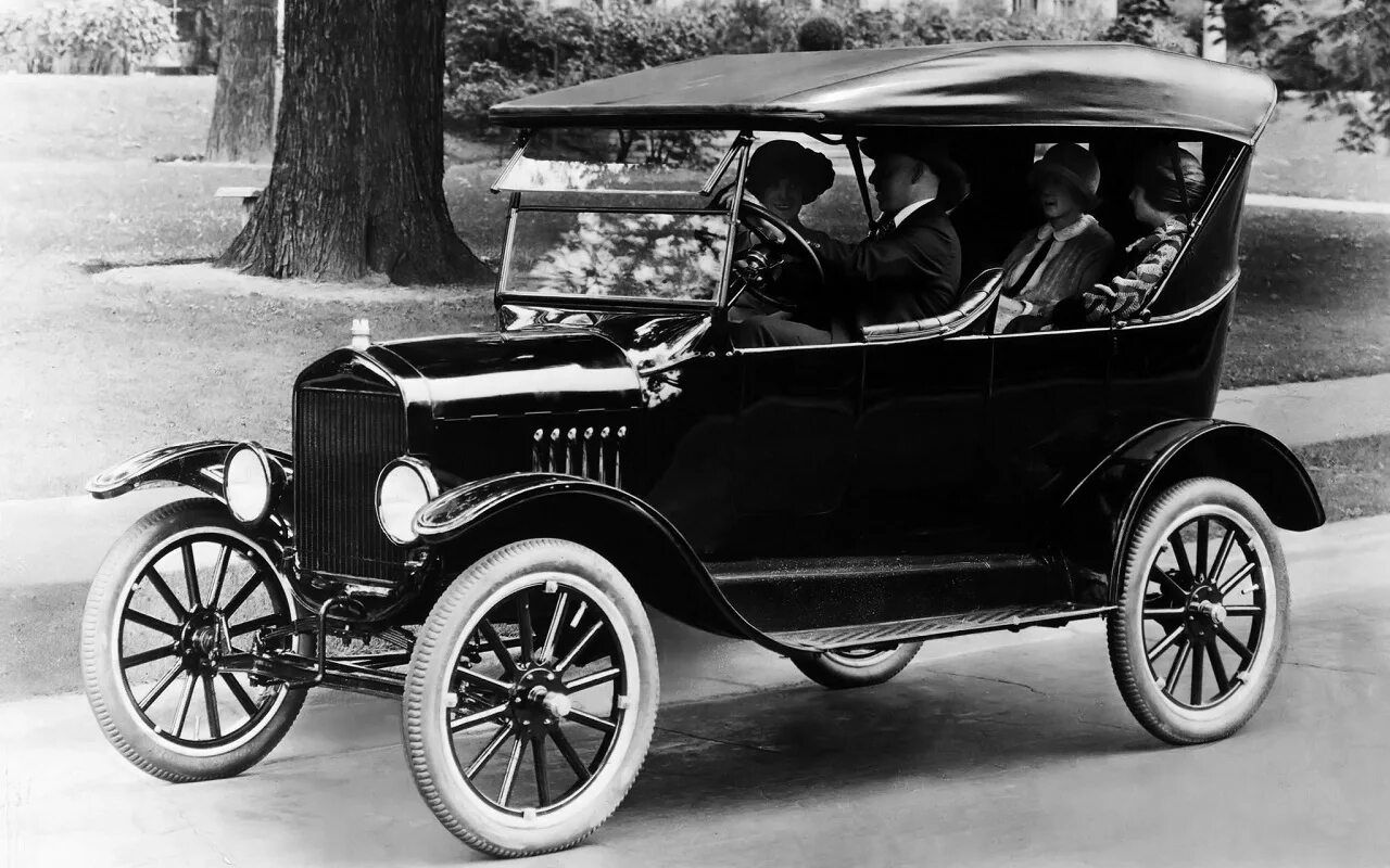 Какая лучше первая машина. Ford model t. Ford model t 1920. Ford model t 1923.