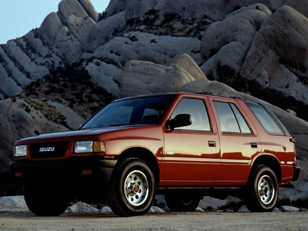 Isuzu rodeo 1992. Isuzu rodeo 1993 3d. Исузу 1993. Исузу 1993. Isuzu elf (n-series).