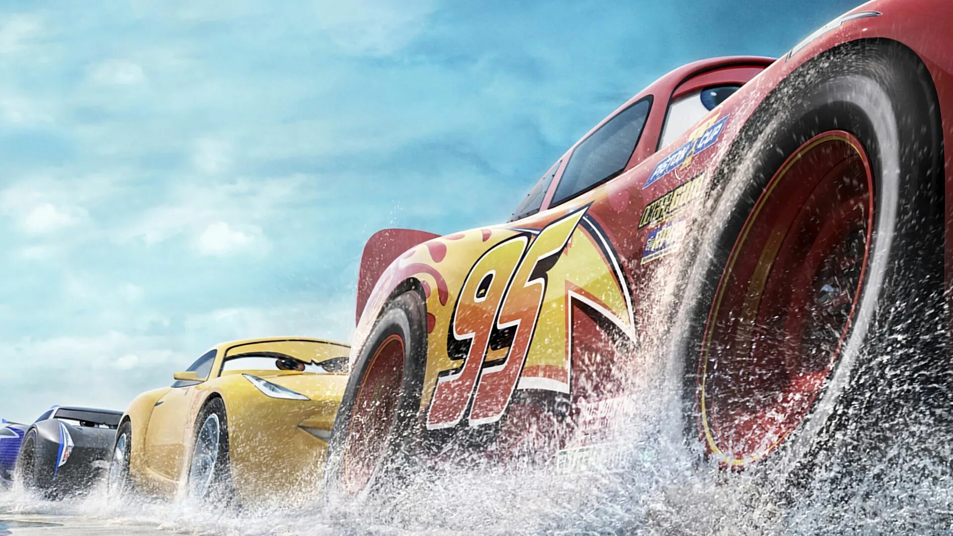 Маквин против. Молния Маккуин Тачки 3. Молния Маккуин 2017. Cars 3 2017.