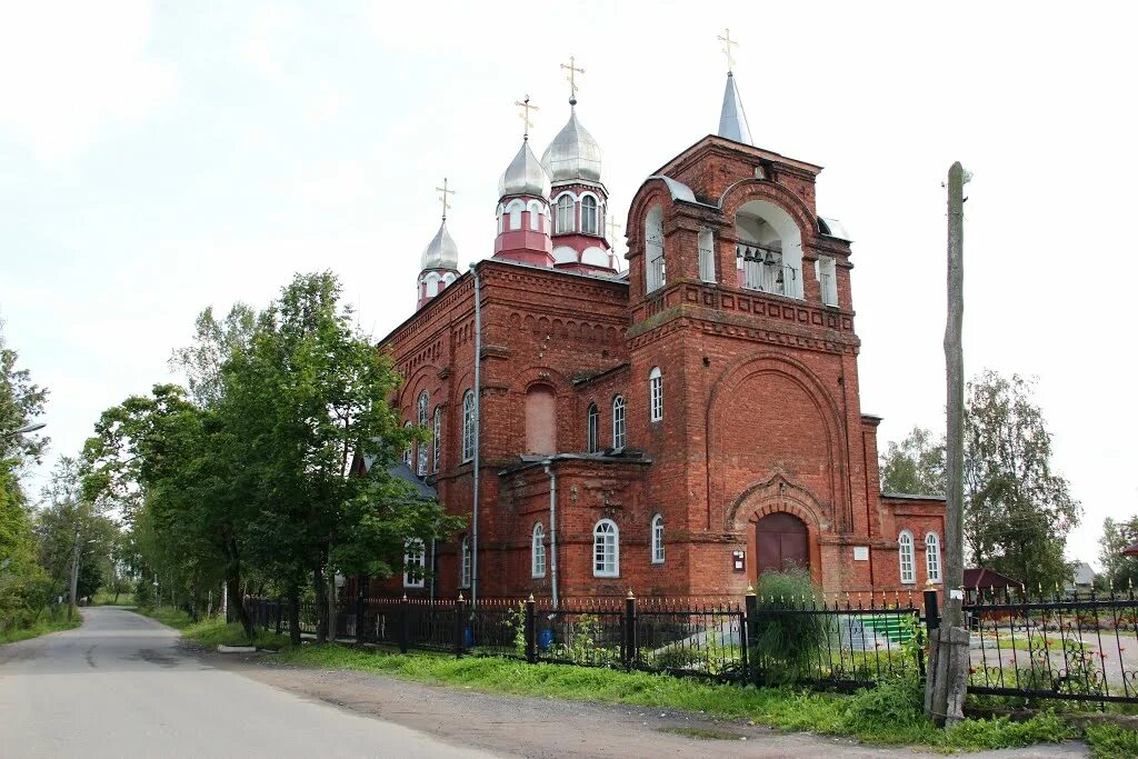 Чудово новгородская область телефоны. Церковь Казанской иконы Божией матери Чудово. Приход Казанской церкви Чудово Новгородской. Храм в Чудово Новгородской области. Новгородская область город Чудово, храм Казанской Божьей матери.