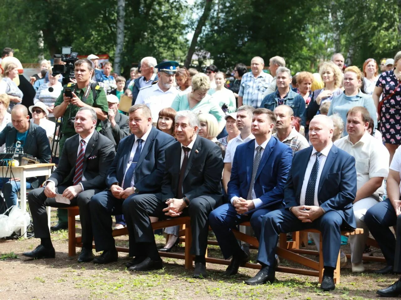 Грачевка оренбургская область погода 10 дней. Грачёвка (Ставропольский край). Глава села Грачевка Оренбургской области. Глава администрации района Оренбургской области село Грачевка. Грачевка Оренбургская область жители.