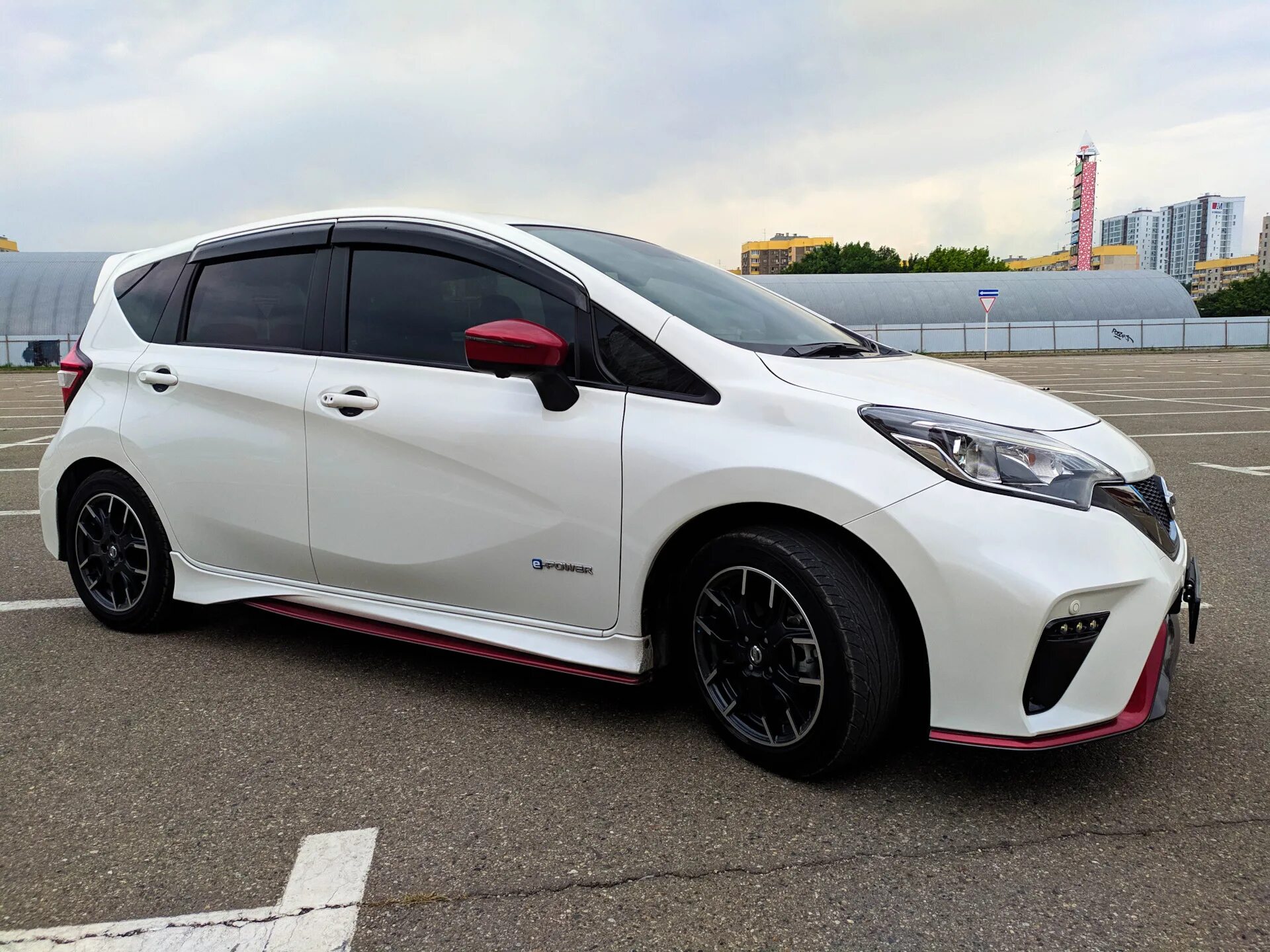 Nissan Note e11 e-Power. Nissan Note 1.2 e-Power Nismo. Nissan e Note e Power Nismo. Nissan Note Nismo.