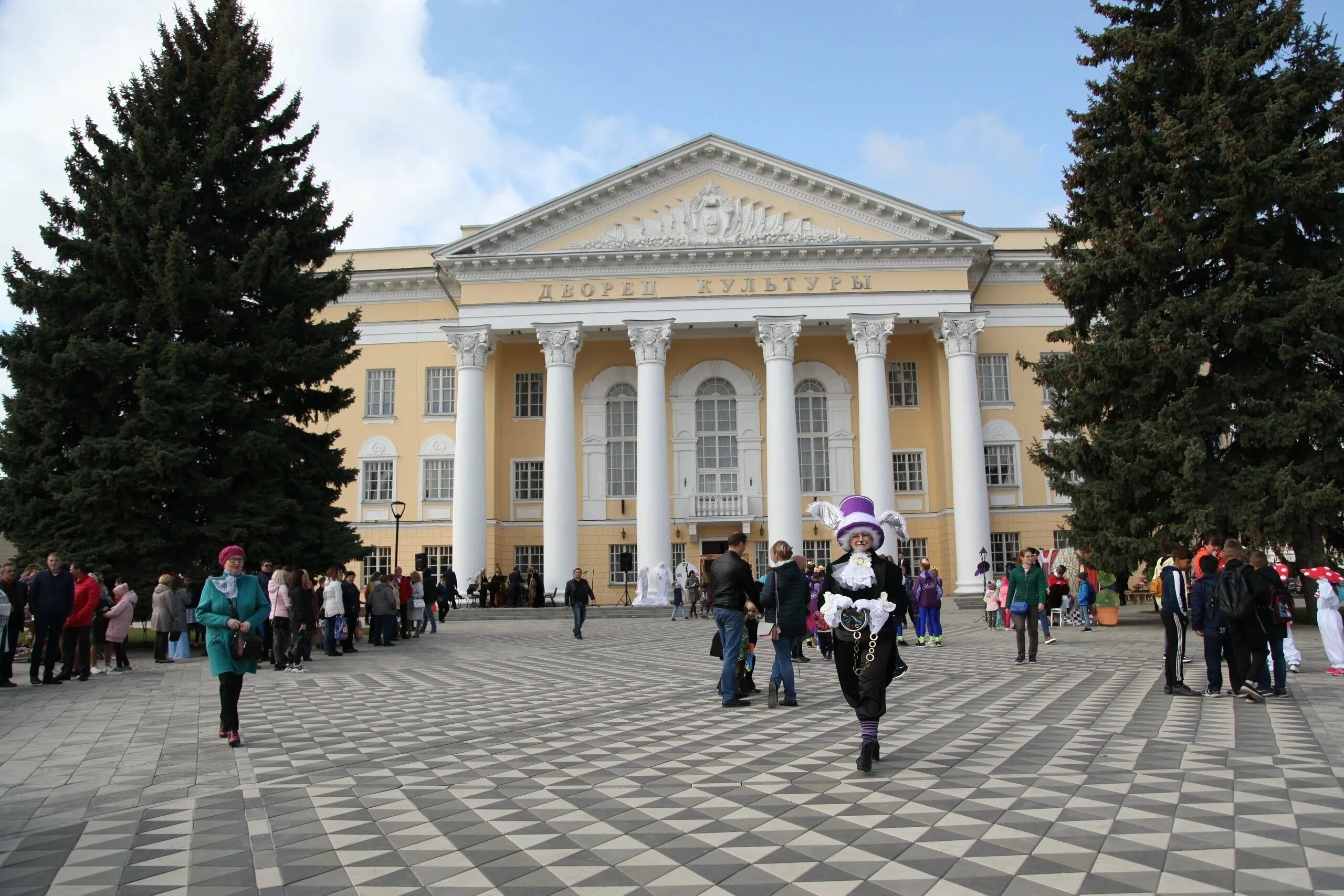 Культурные центры нашего города. Дворец культуры Шебекино. Сайт модельного дворца культуры Шебекино. Белгородская область, Шебекинский г.о., Шебекино. ДК Шебекино 2022.