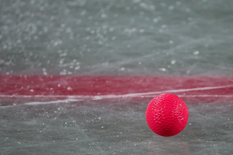 Футбол мяч хоккей. Мяч для хоккея с мячом. Хоккей с мячом на льду. Мяч для хоккея с мячом на льду. Плетеный мяч для хоккея с мячом.