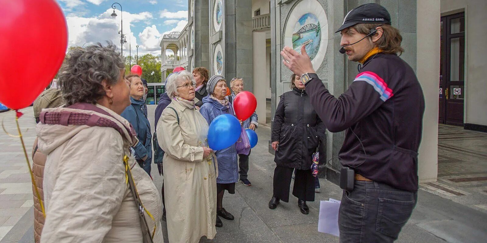 Добрый автобус Московское долголетие. Добрый автобус промоэкскурсии. Московское долголетие. Проект Москва добрый город фото. Долголетие добрый автобус