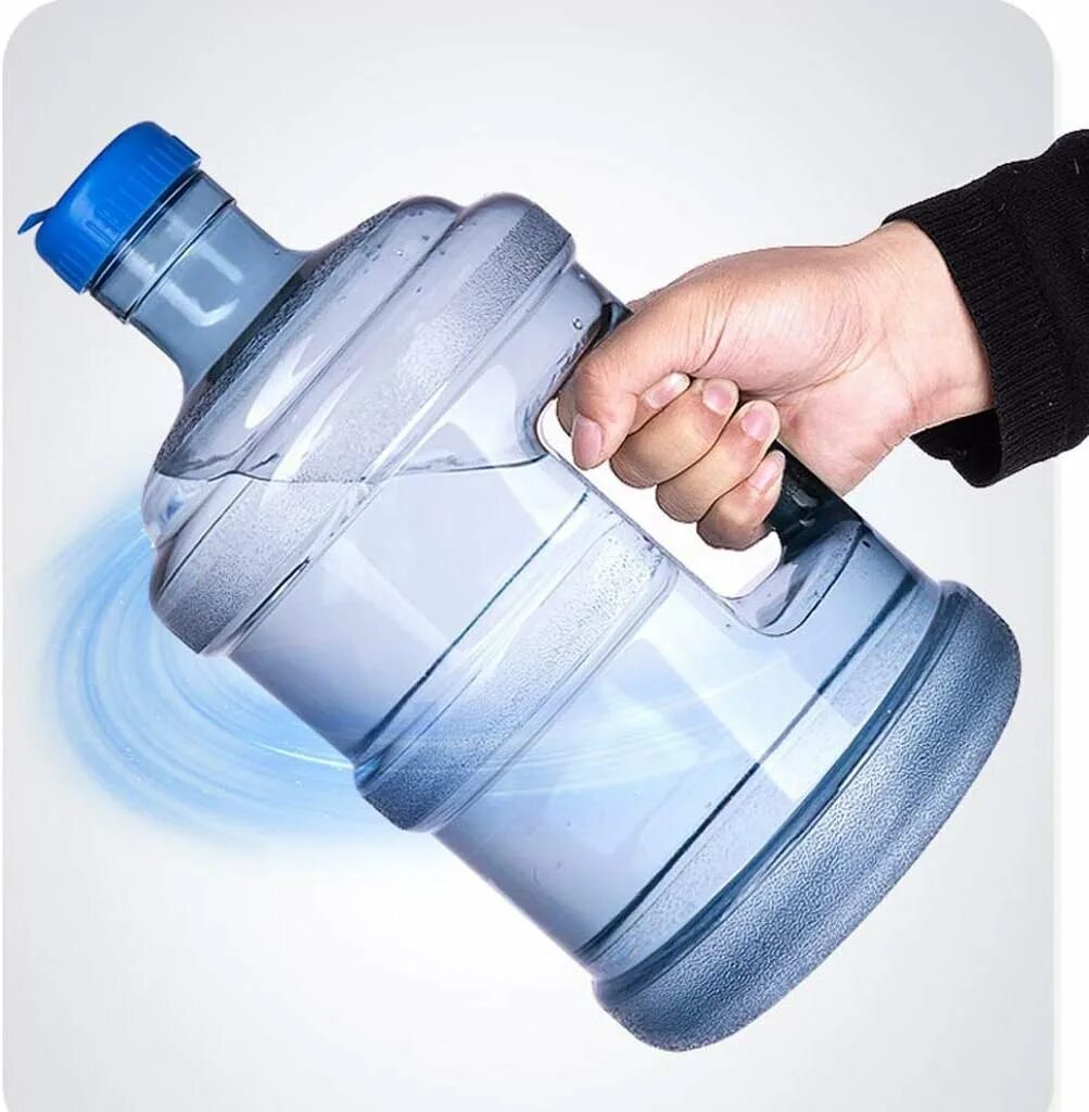 Как называются большие бутылки. Бутылка для воды. Пластмассовая бутылка для воды. Литровая пластиковая бутылка. Баклажка воды.