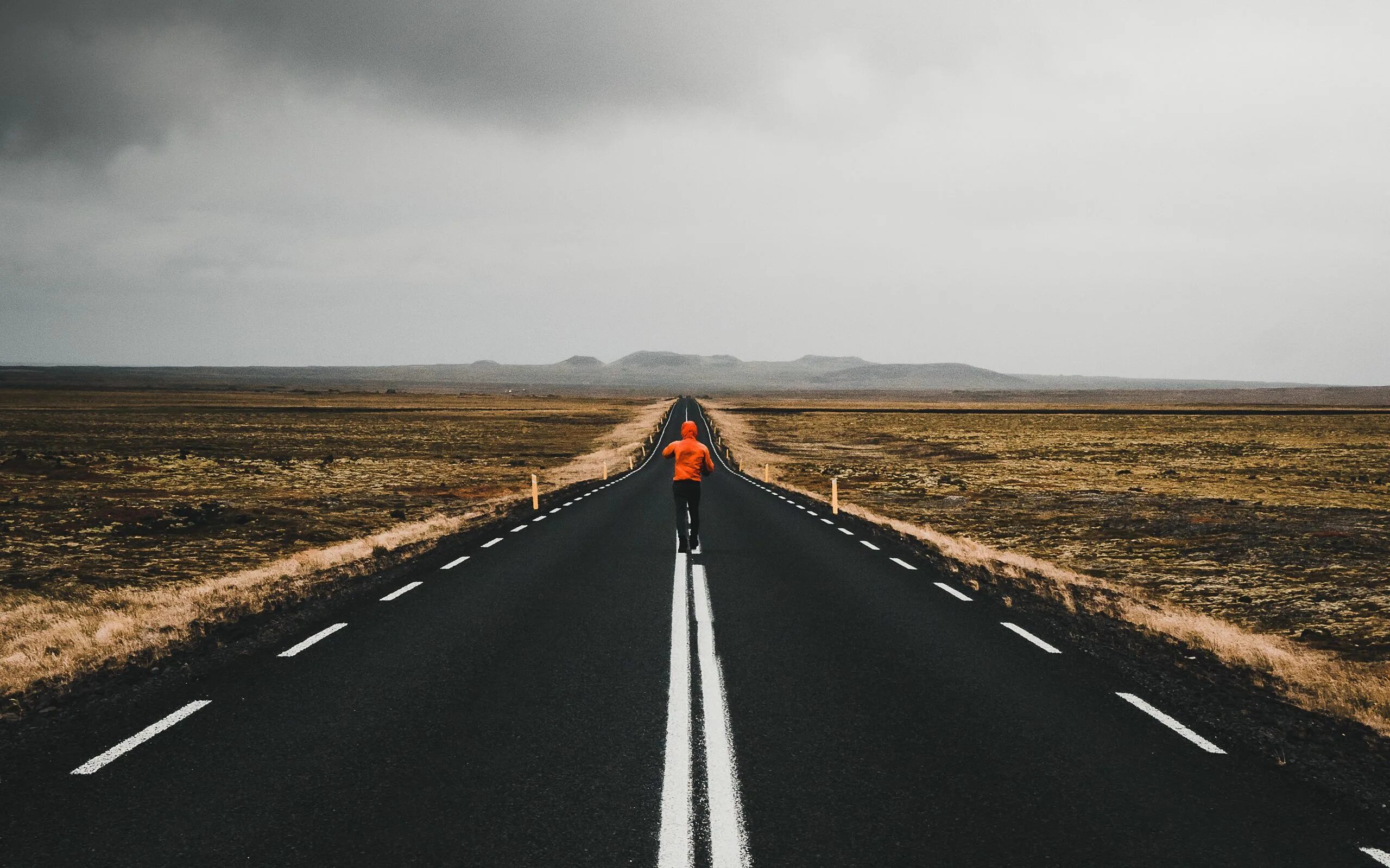 Bir yol. Прямая дорога. Длинная дорога. Дорога уходящая вдаль. Дорога в даль.