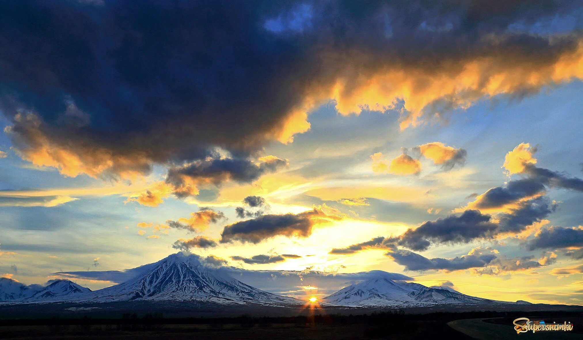 Рассвет на камчатке. Восход на камчатке. Денис будьков фотограф. Солнце камчатка. Рассвет на камчатке.