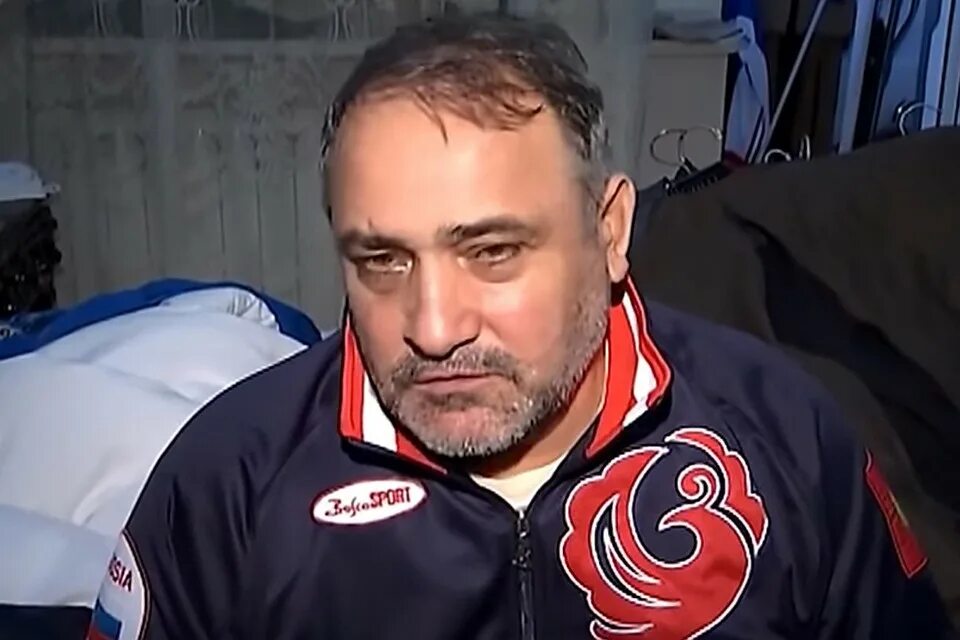 Художник бицираев саид хусейн. Ахмед хан султанович. Владелец саид хусейн закаев. Саид ахмаев полковник. Бицираев саид султанович картины.