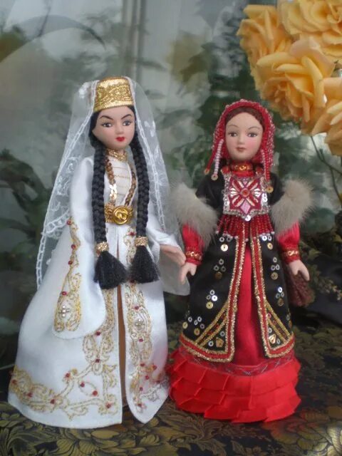 Башкирские куклы. Башкирская кукла аслаева. кукла барби в татарском национальном костюме. куклы деагостини в национальных костюмах башкир. кукла башкирка в национальном костюме.