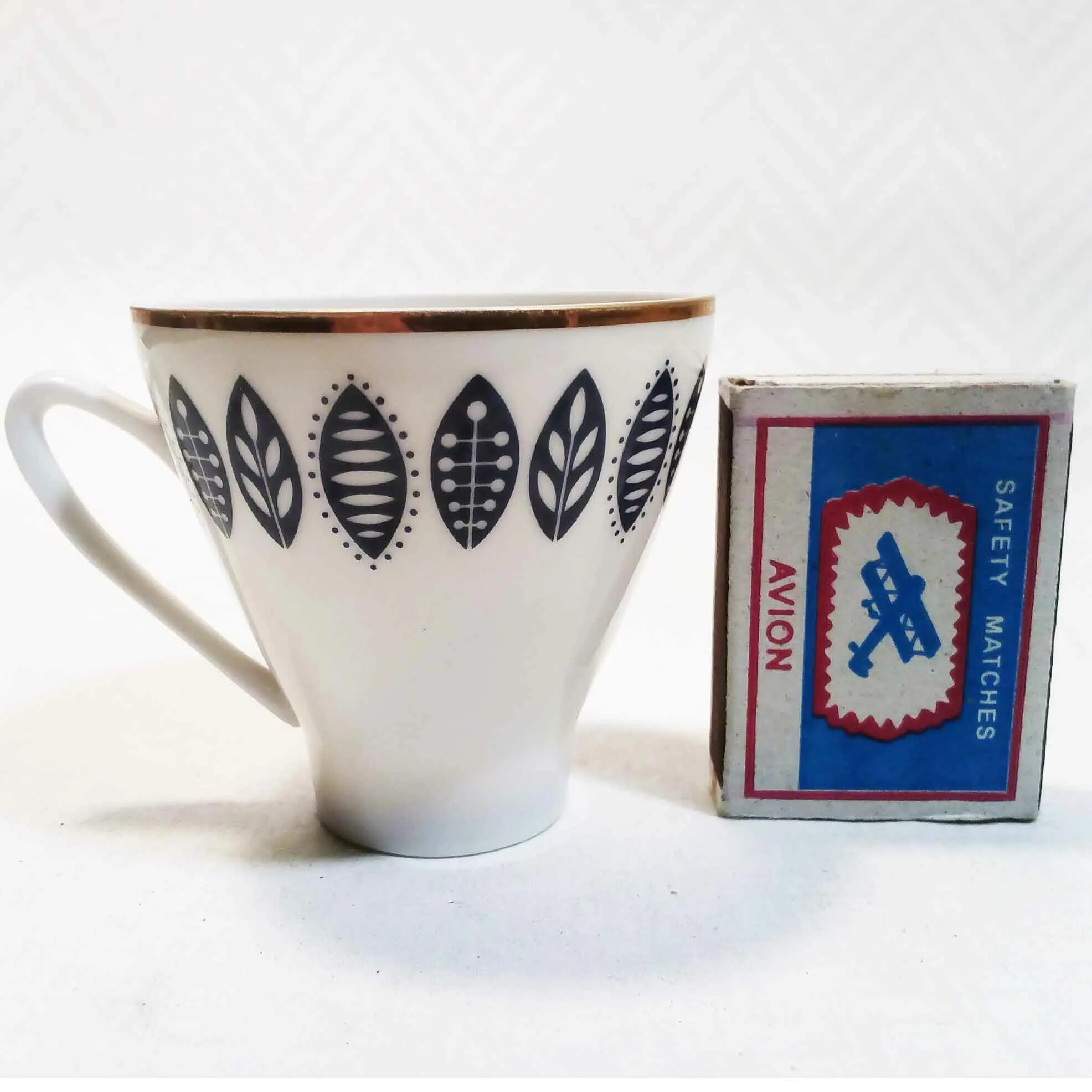 сервиз freiberger чайный кофейный гдр. сервиз фрайбергер порцелан красный. сервиз фрайбергер гдр. Freiberger porzellan фарфор. костяной фарфор бавария гдр.