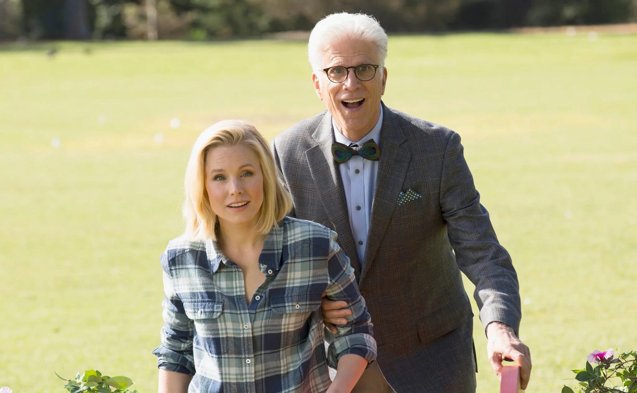 The good place watch. Кристен белл the good place. Д’арси карден. The good place watch. The good place watch.