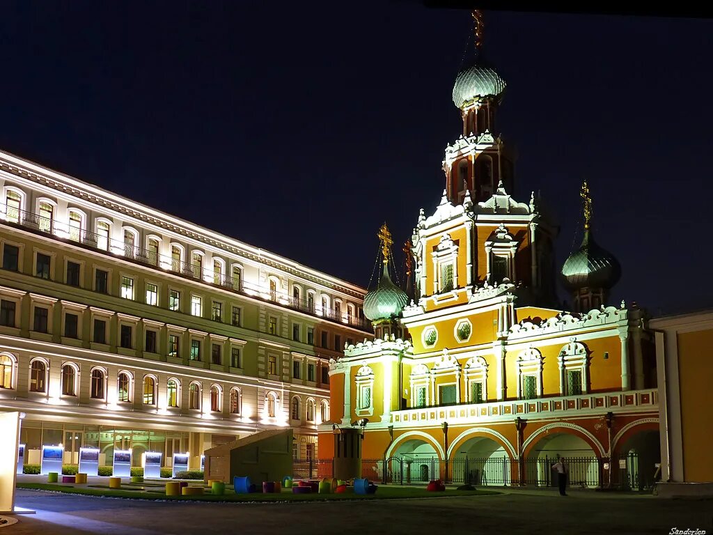 Бц романов. Бизнес центр Романов двор Москва. Романов двор 2 БЦ. Романов двор 3 бизнес центр. Noodome Романов двор.