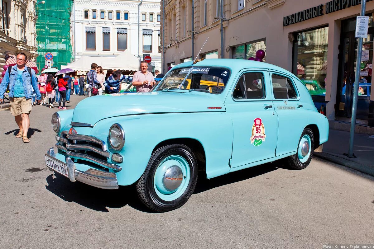 Ретро ралли. Ралли в москве. Ретро ралли москва 2023. Ретро заезд. Парад транспорта москва.