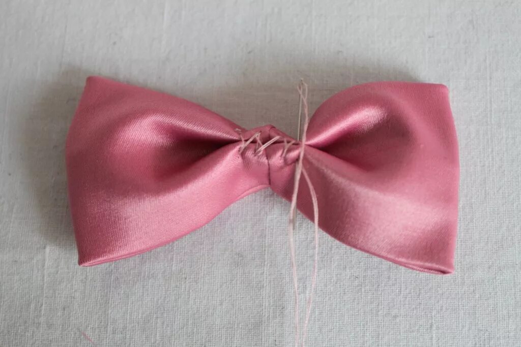 как сделать большой бант из ткани. бант из ткани. как сделать большой бант из ткани. большие банты. красивые бантики из ткани.