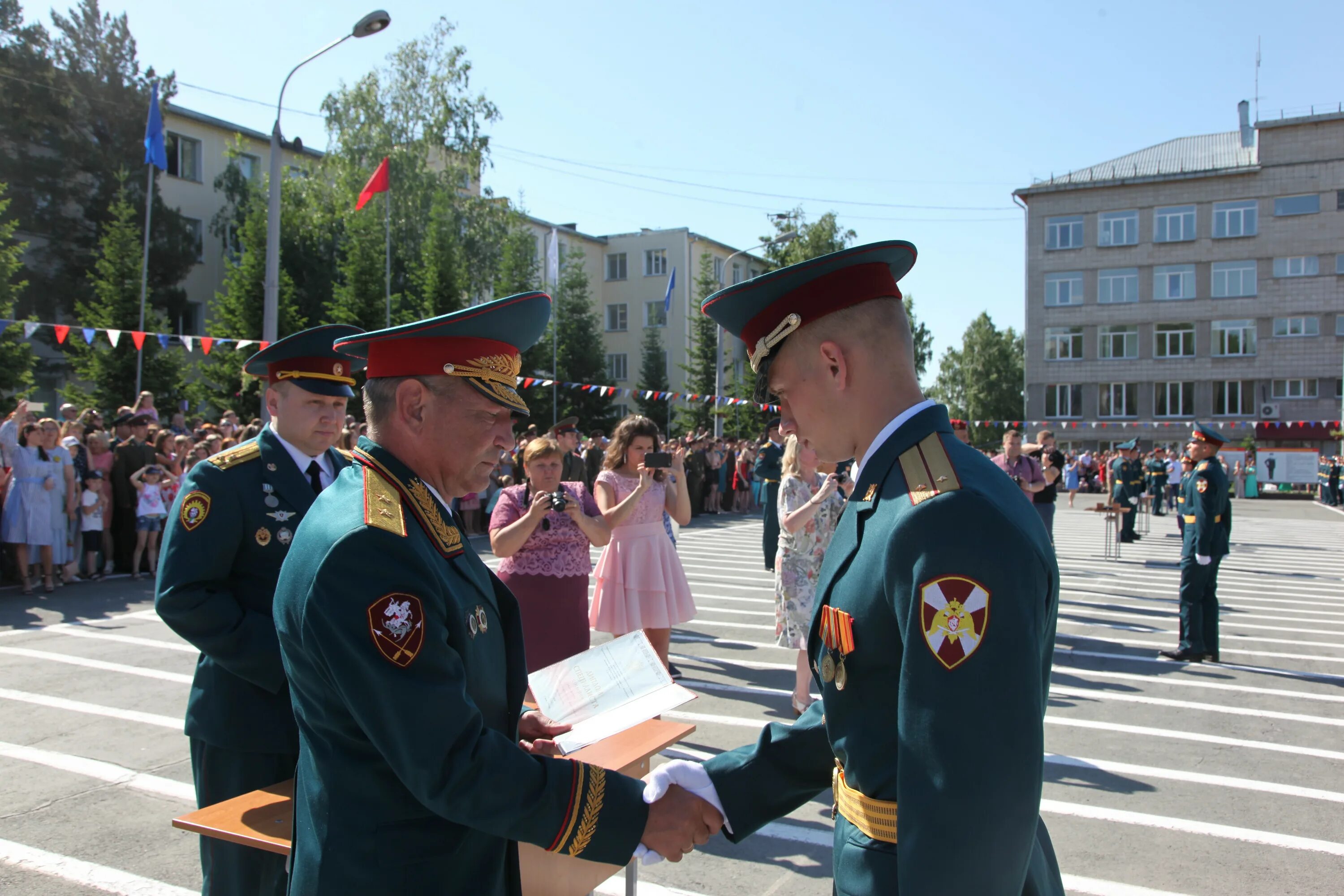 Нви внг рф. НВИ выпуск 2022. Новосибирский военный институт национальной гвардии. Новосибирский институт войск национальной гвардии выпуск. НВИ ВНГ выпуск 2022.