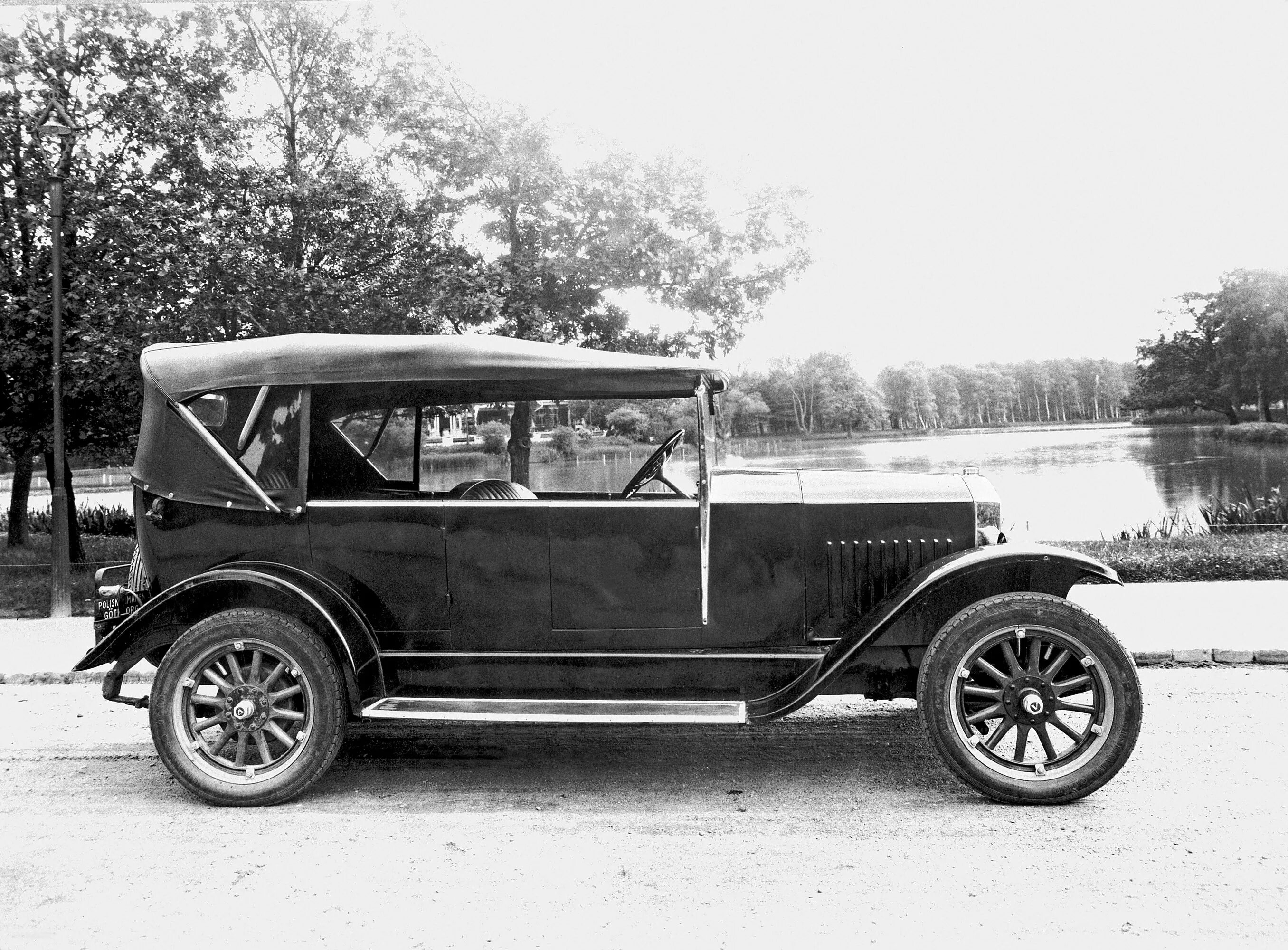 Первые серийные автомобили. Volvo Jakob ov4. Вольво 1927. Вольво 1927 первый автомобиль. Вольво 1927 модель.