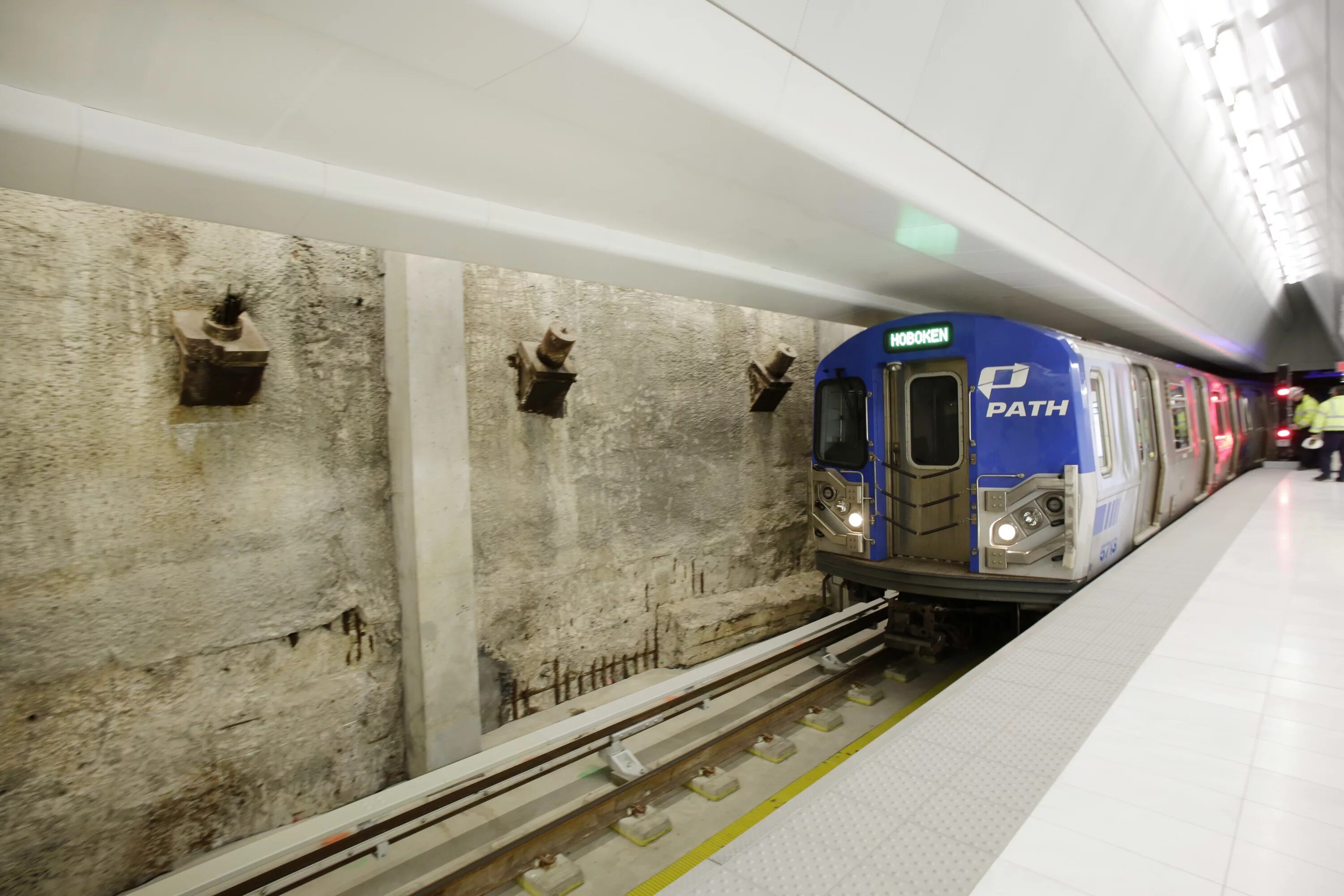 Мозамбикской железнодорожной системой. Метрополитен нью-йорка. Метропоезд kawasaki. Нью йоркский метрополитен поезда. Джунгли жд дорога.