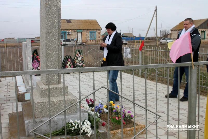 Погода элиста сегодня по часам. Село малые Дербеты Калмыкия. Село Тундутово Калмыкия. Малодербетовский район. Малодербетовский улус.